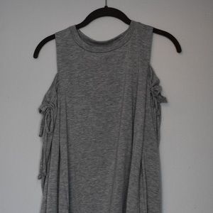 Gray long sleeve shirt